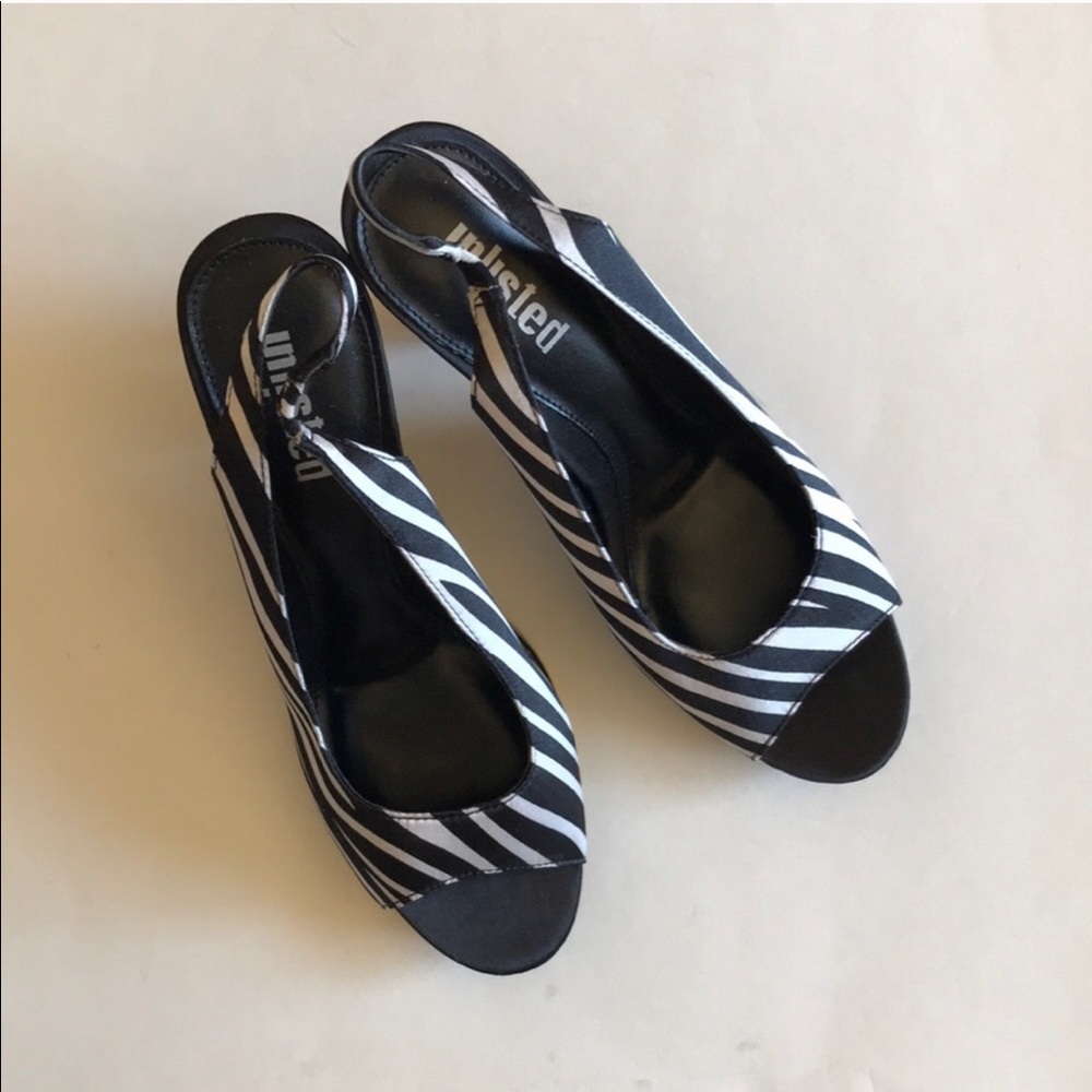 🆕 Unlisted by Kenneth Cole Peep-Toe Heels